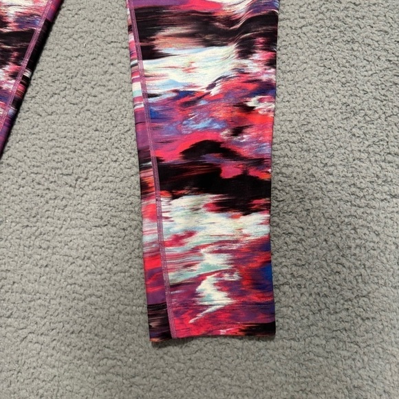 Lululemon Jet Crop (Slim) *Luxtreme Pigment Wind White Multi Size 6 - Picture 4 of 12